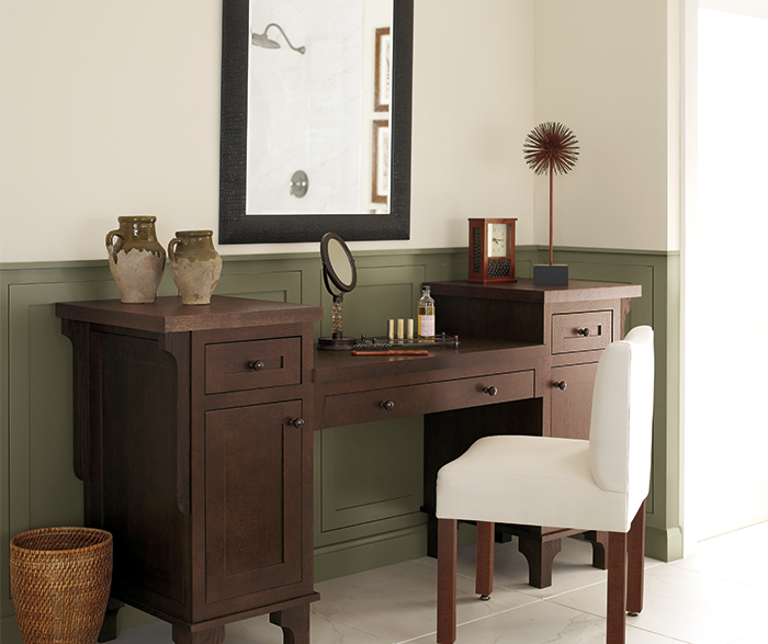 Vanity cabinet in Quartersawn Oak by Decora Cabinetry